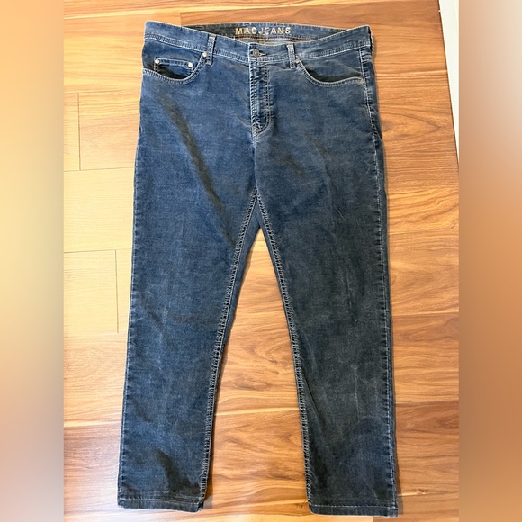 MAC JEANS Arne Pipe for men size 40x34 Black Corduroy